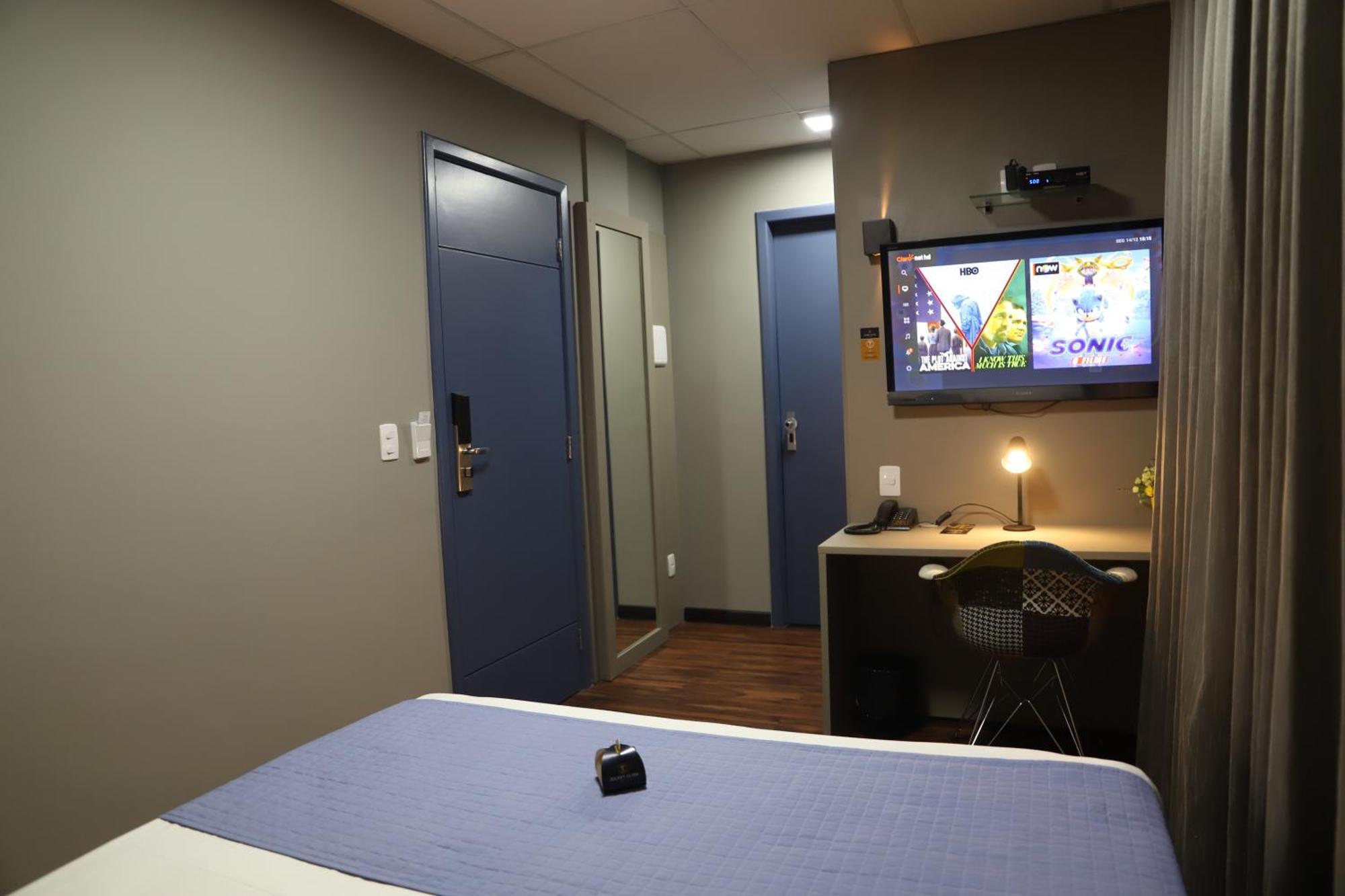 Jockey Class Hotel Терезина Экстерьер фото