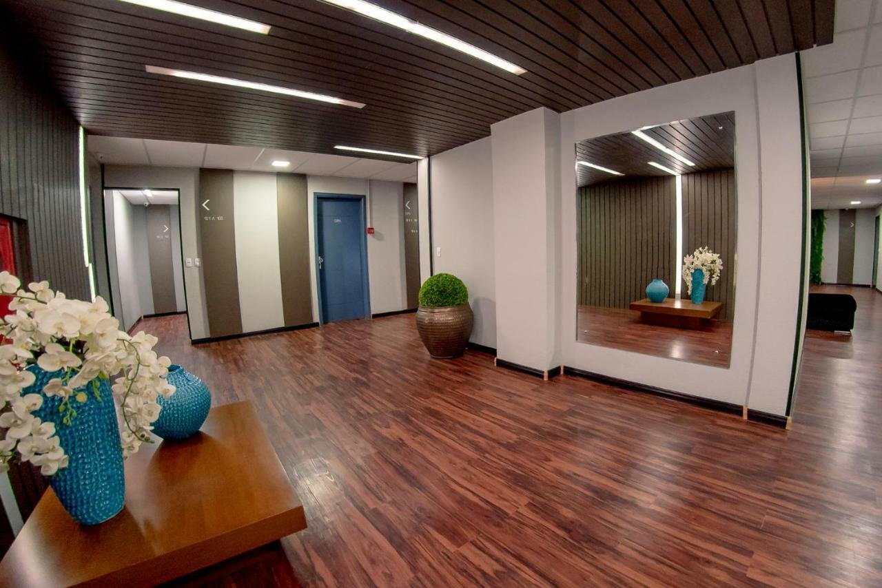 Jockey Class Hotel Терезина Экстерьер фото