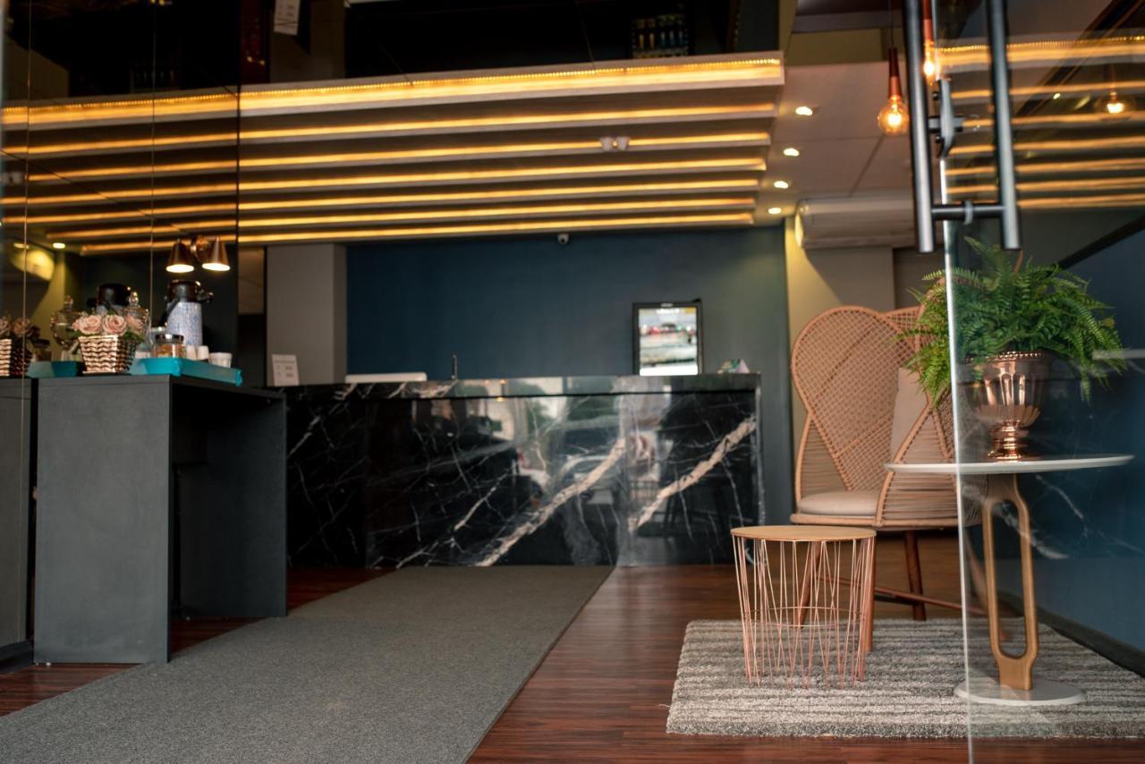 Jockey Class Hotel Терезина Экстерьер фото